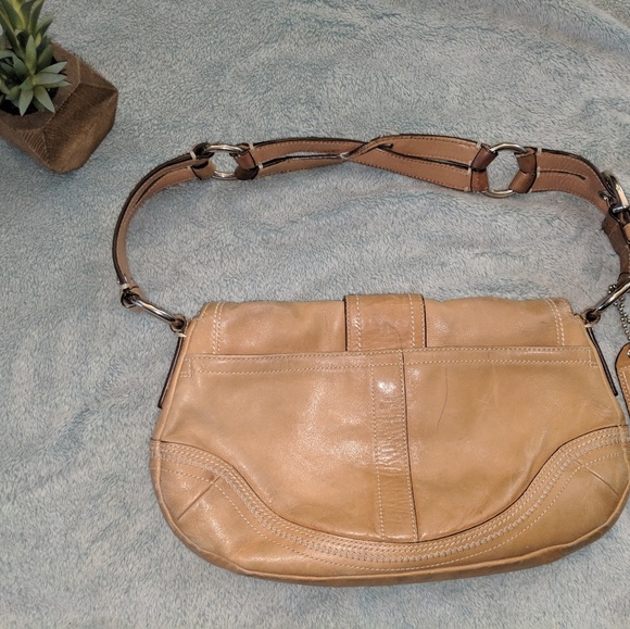 Coach purse - Picture 2 of 6